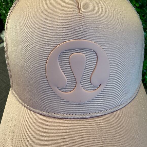 Lululemon Classic Trucker Hat Logo Pink Adjustable Snap Back Sz S/M - Picture 6 of 8